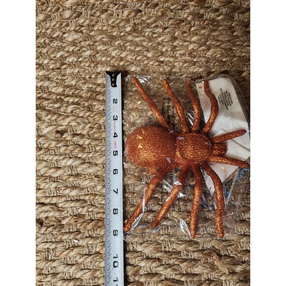 Large Tarantula Spiders Scary Halloween Prop Decor 4 Pc Arachnid NEW! - Picture 6 of 8